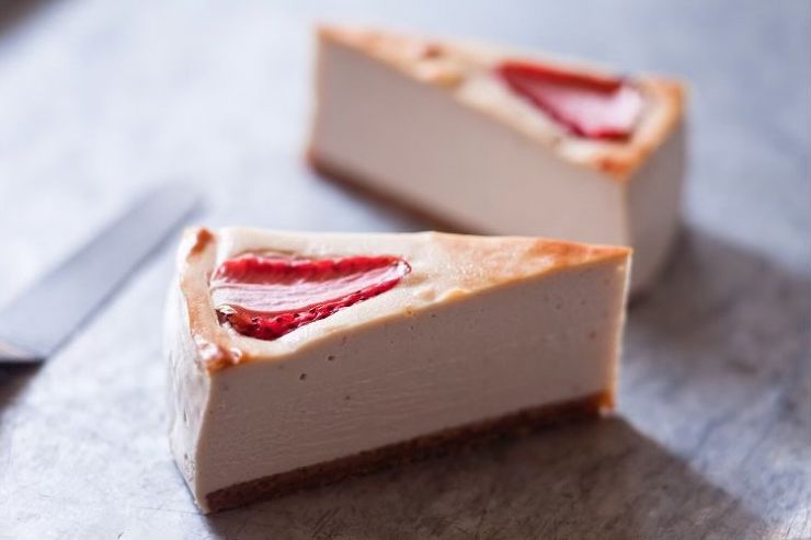 季節のチーズケーキ(都築さんの無農薬苺).jpg