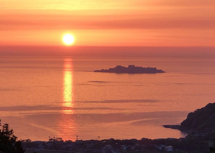 栽培地からの夕日.jpg